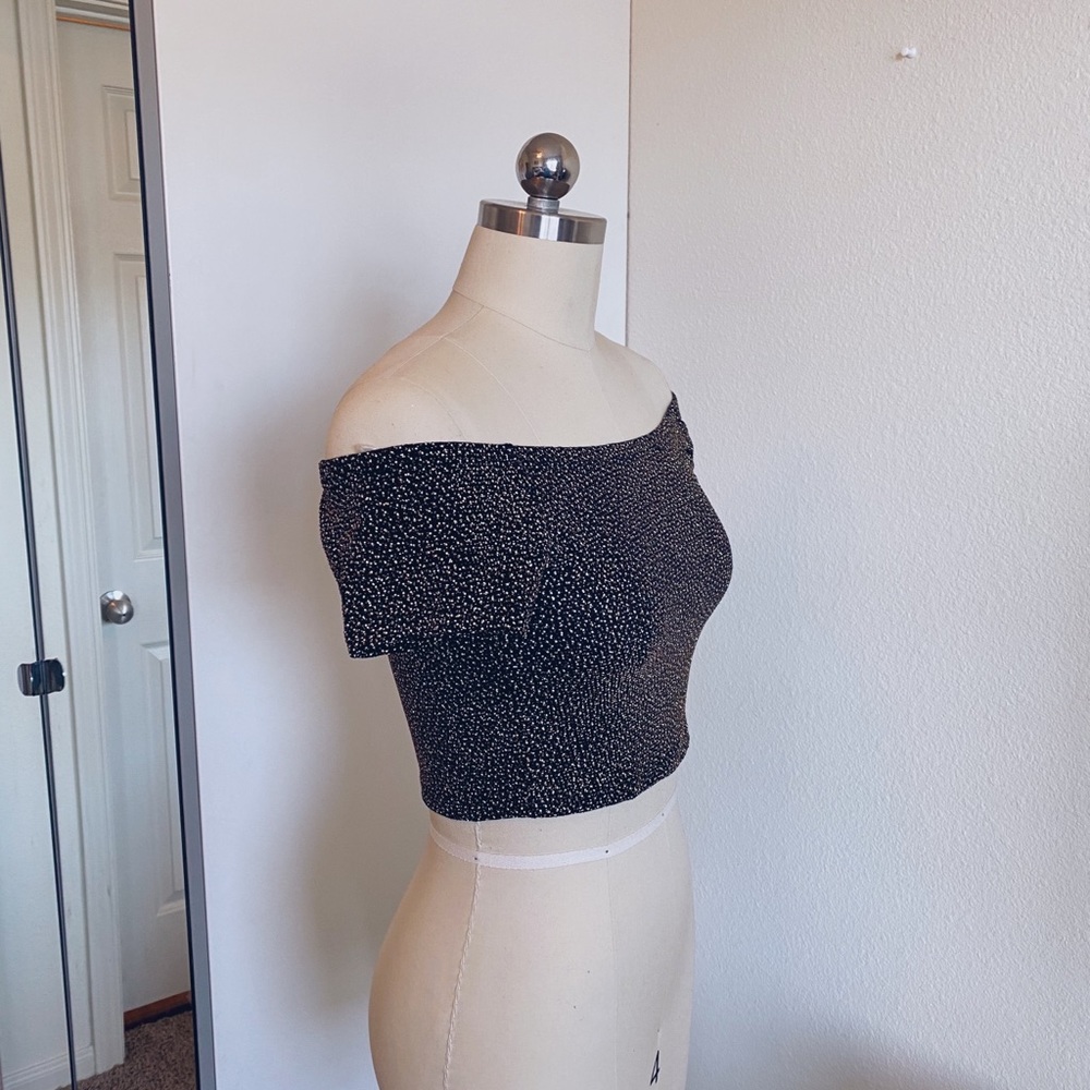 All Over Me Crop Top - Picture 3 of 7